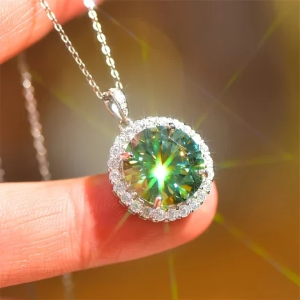 925 Silver Sparkling 5-carat Pendant Necklace