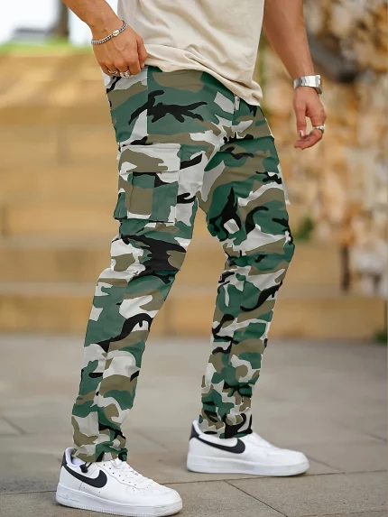 Men's Camo Cargo Pants with Multiple Pockets - Classic Camouflage Design, Durable Outdoor Hiking