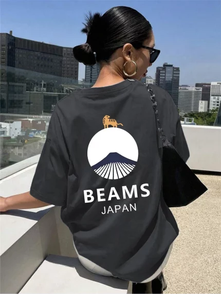 Women's Japanese Beam-like Mountain Graphic T-Shirt - Dark Background Minimalist