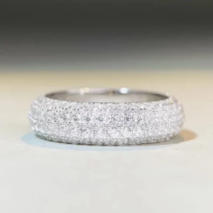 Elegant inlaid Moissanite rings for men and women medium closed shiny