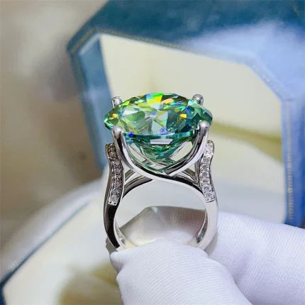 25 Silver Inlaid 20 Carat Green Moissanite Ring Men's and Women's Round